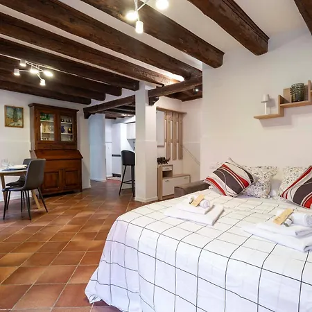 House Canal 1 شقة البندقية