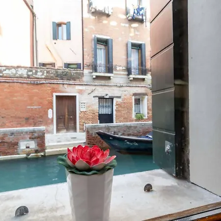 Pozzo D'oro 1 Canal View Apartmán